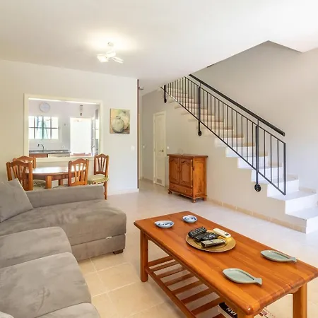 Dom wakacyjny Rosa Elena *